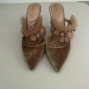 SAME EDELMAN TOUPE VELVED KITTEN HEEL SHOES  SIZE 7.5 Used with box